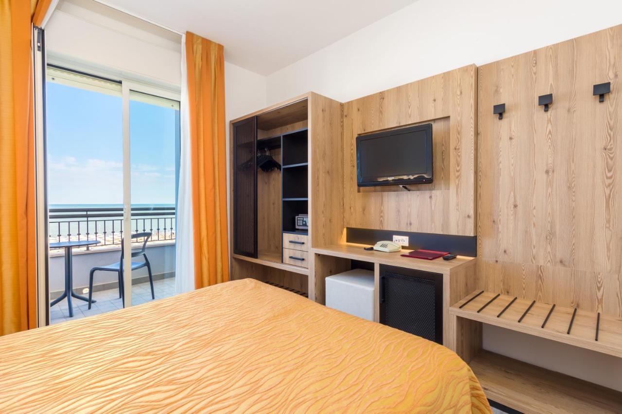 Hotel Nettuno Caorle Exteriör bild