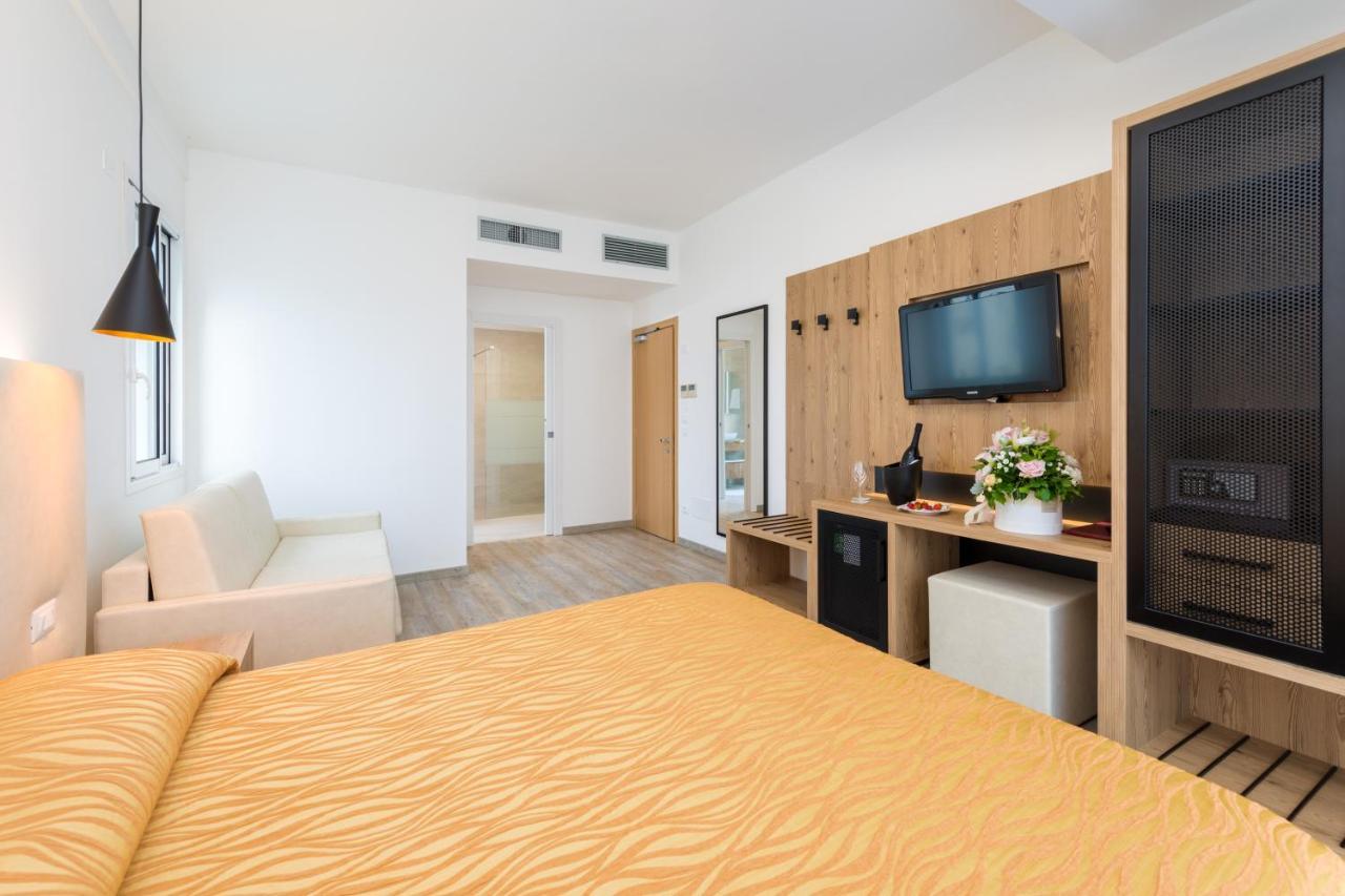 Hotel Nettuno Caorle Exteriör bild