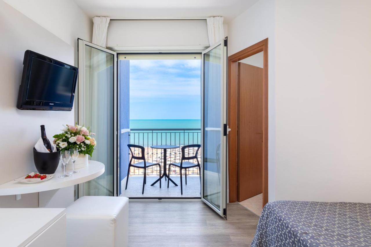 Hotel Nettuno Caorle Exteriör bild