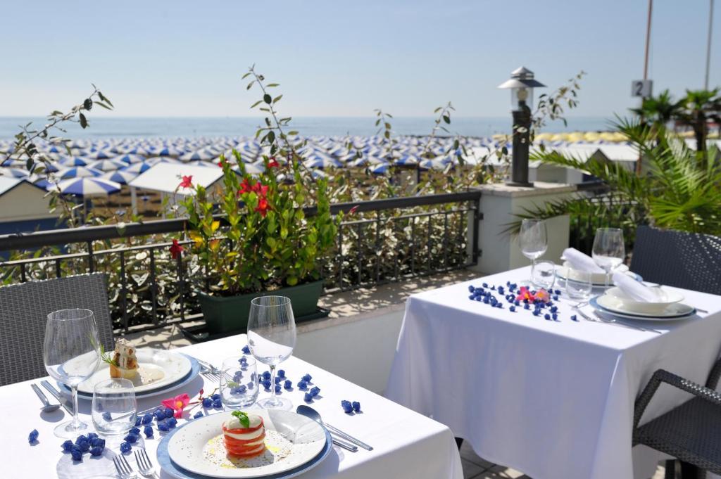 Hotel Nettuno Caorle Exteriör bild