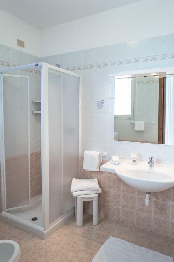 Hotel Nettuno Caorle Exteriör bild